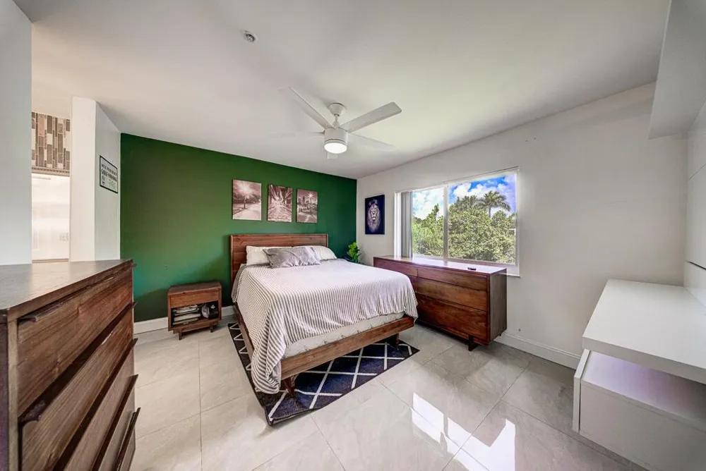 500 Scotia Drive #302 Hypoluxo, FL 33462