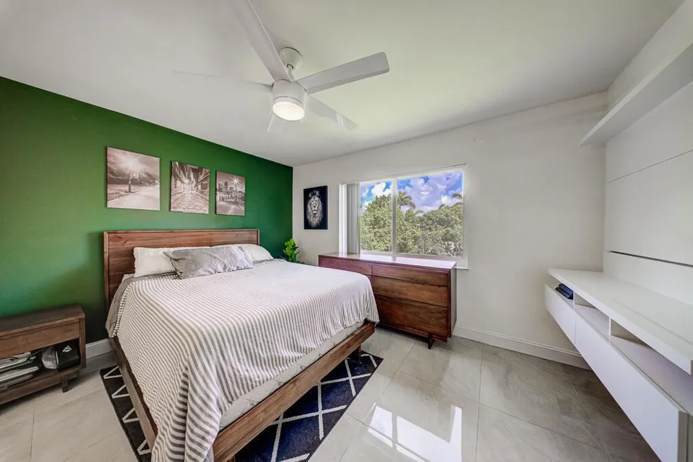500 Scotia Drive #302 Hypoluxo, FL 33462