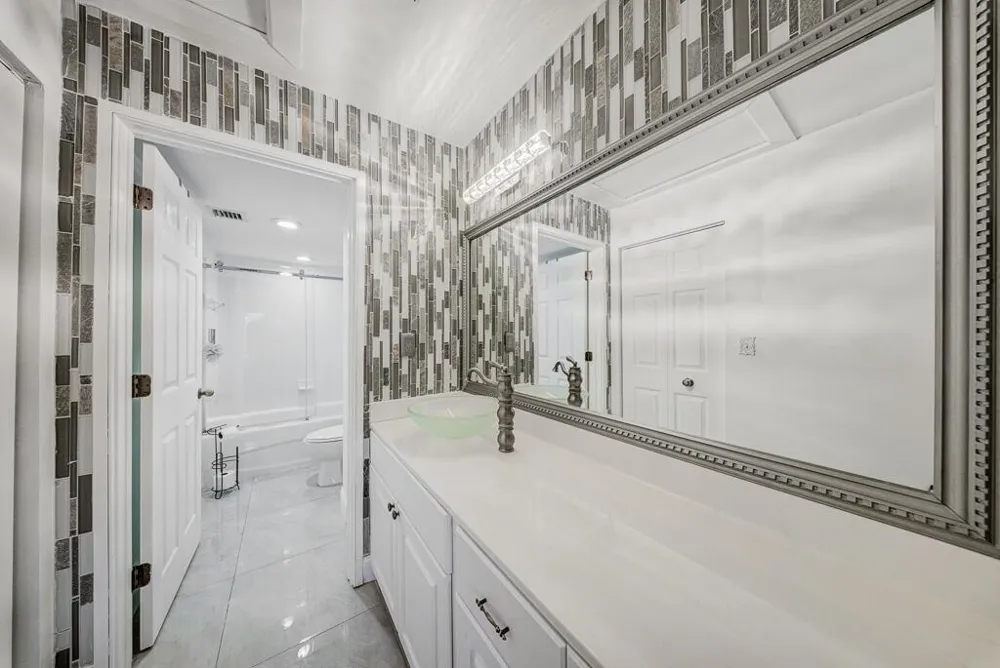 500 Scotia Drive #302 Hypoluxo, FL 33462
