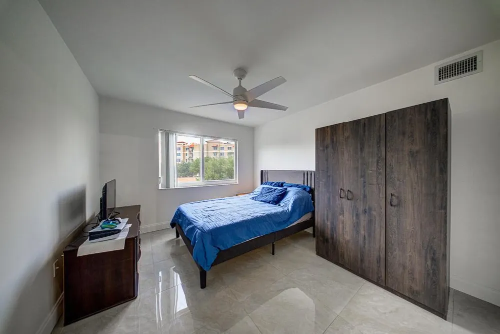 500 Scotia Drive #302 Hypoluxo, FL 33462