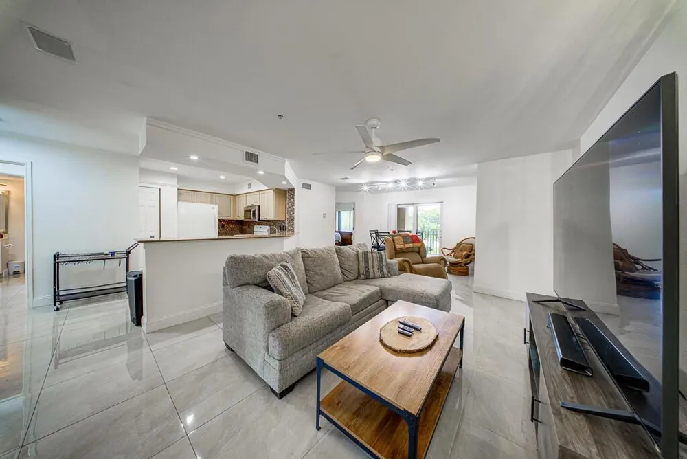 500 Scotia Drive #302 Hypoluxo, FL 33462
