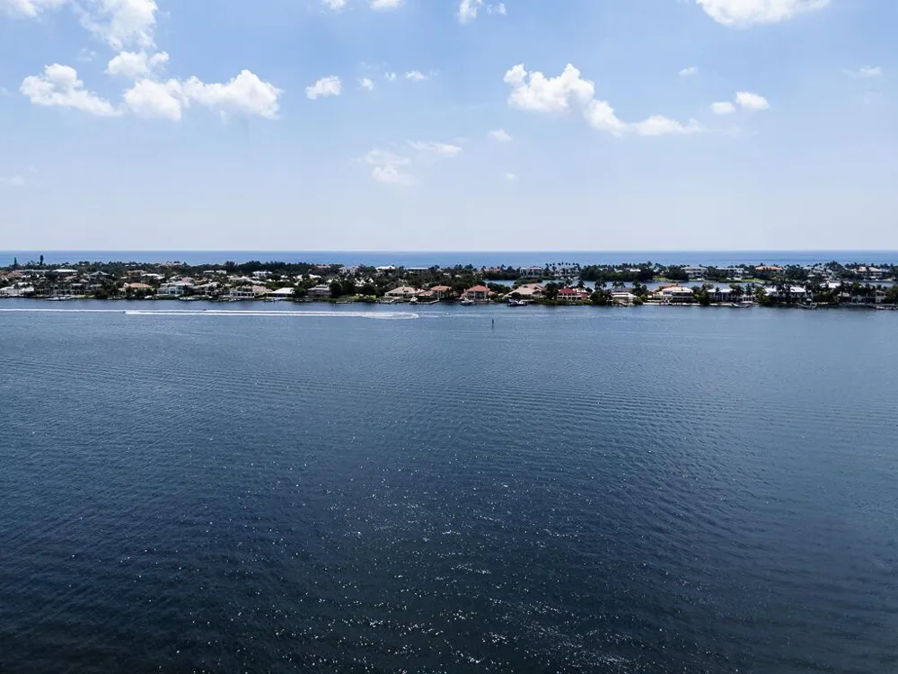 500 Scotia Drive #302 Hypoluxo, FL 33462