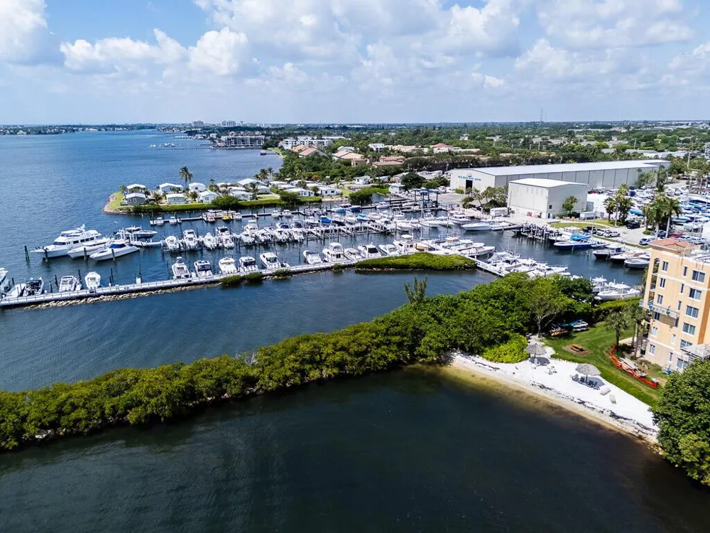 500 Scotia Drive #302 Hypoluxo, FL 33462