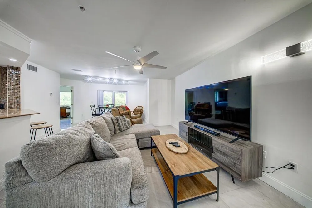 500 Scotia Drive #302 Hypoluxo, FL 33462
