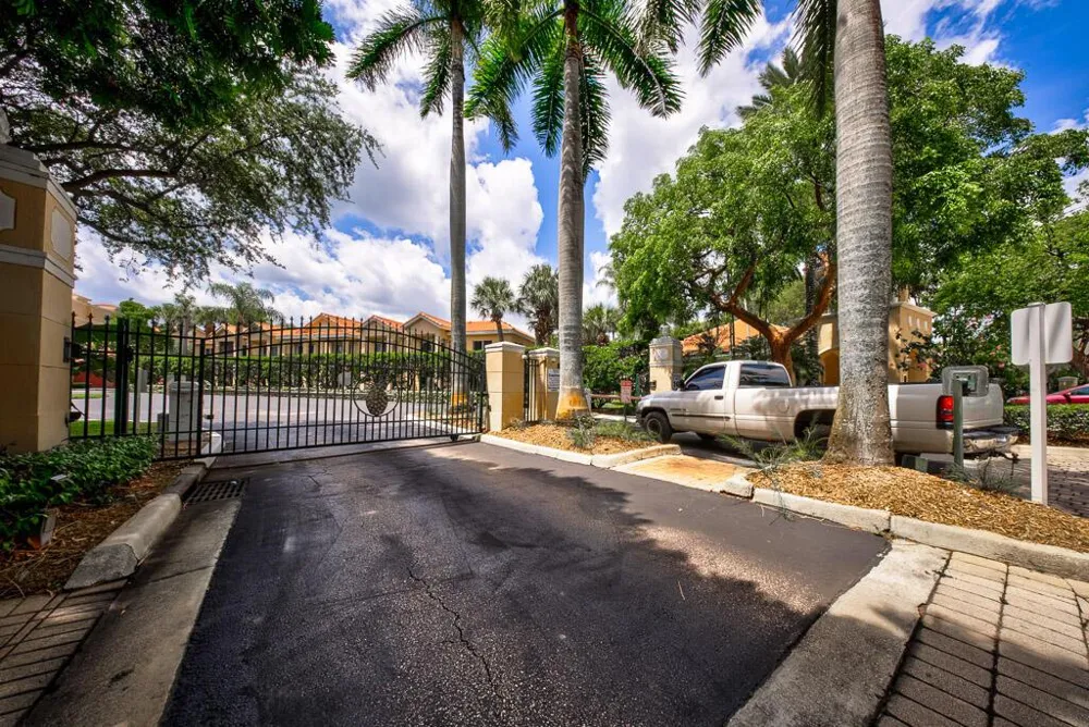 500 Scotia Drive #302 Hypoluxo, FL 33462