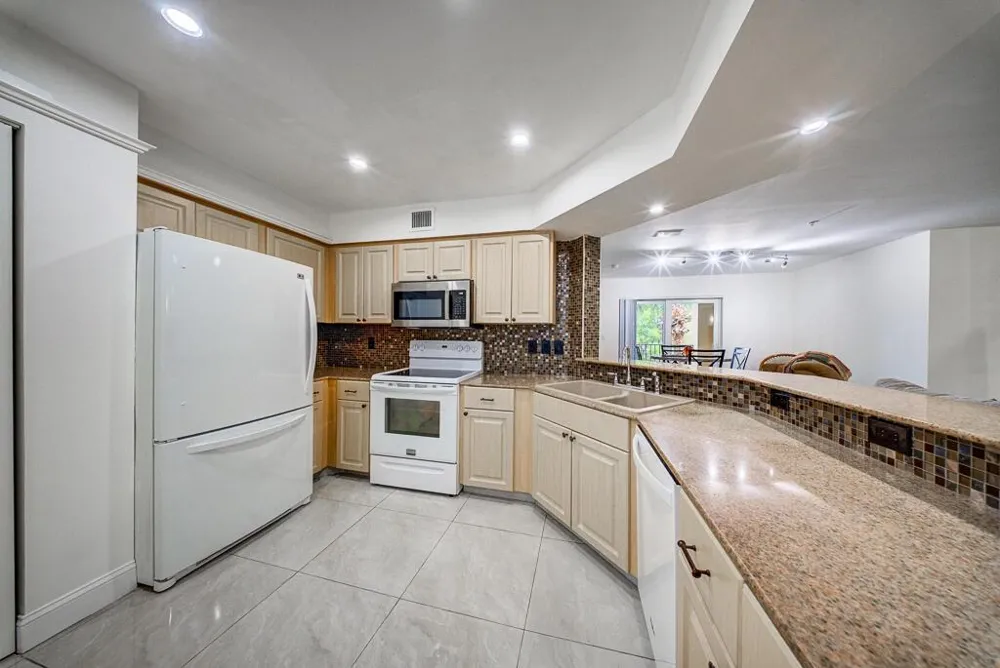 500 Scotia Drive #302 Hypoluxo, FL 33462