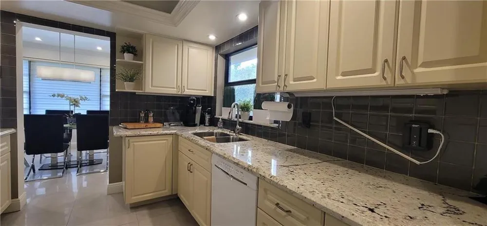 6010 S Falls Circle Drive #423 Lauderhill, FL 33319