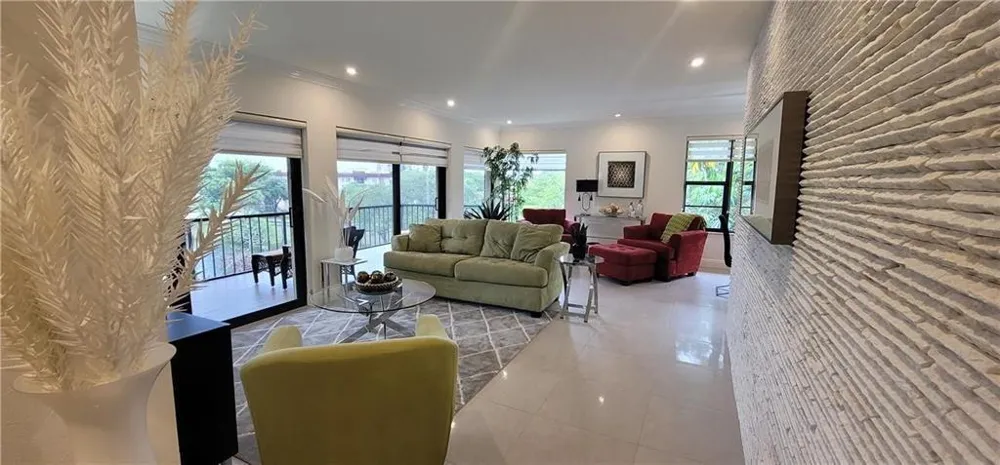 6010 S Falls Circle Drive #423 Lauderhill, FL 33319