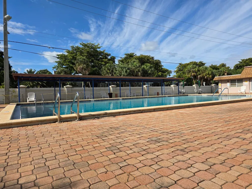 6010 S Falls Circle Drive #423 Lauderhill, FL 33319