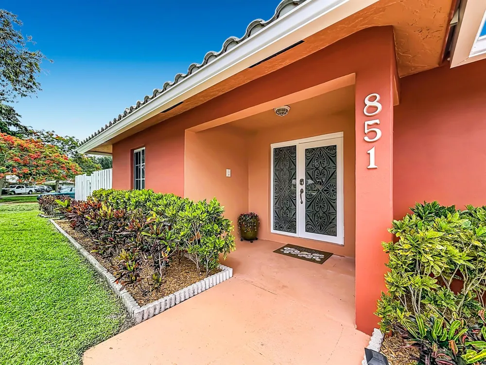 851 E Plantation Circle Plantation, FL 33324