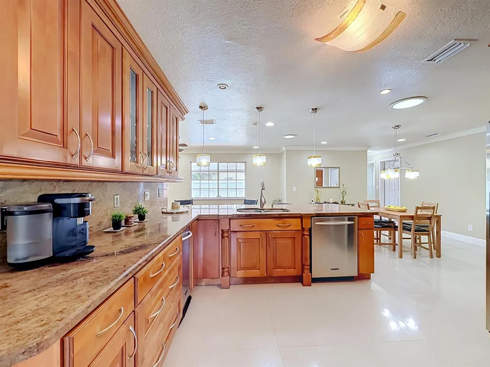 851 E Plantation Circle Plantation, FL 33324