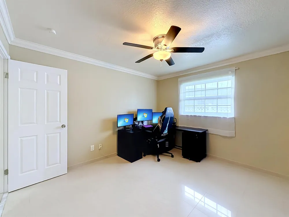 851 E Plantation Circle Plantation, FL 33324