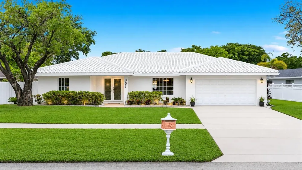 851 E Plantation Circle Plantation, FL 33324