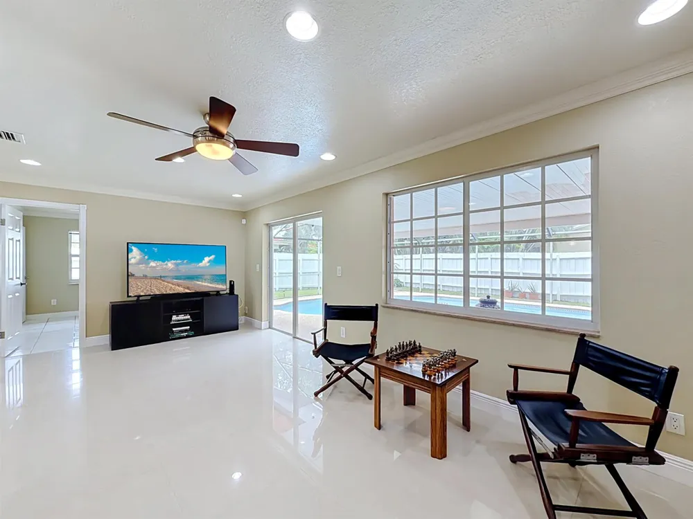 851 E Plantation Circle Plantation, FL 33324