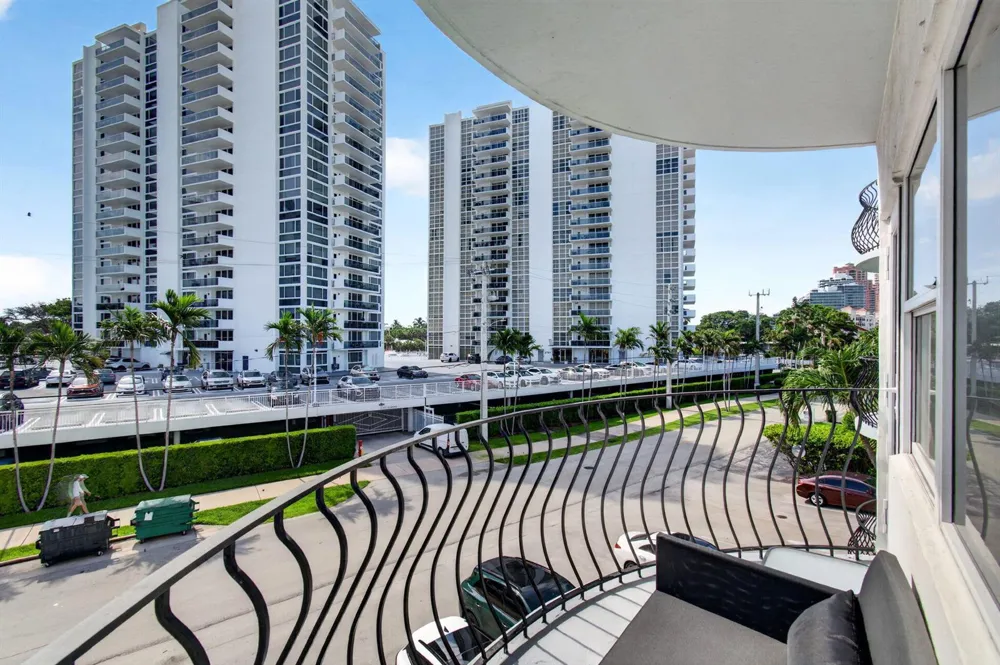 3250 NE 28th Street #Unit 302 Fort Lauderdale, FL 33308