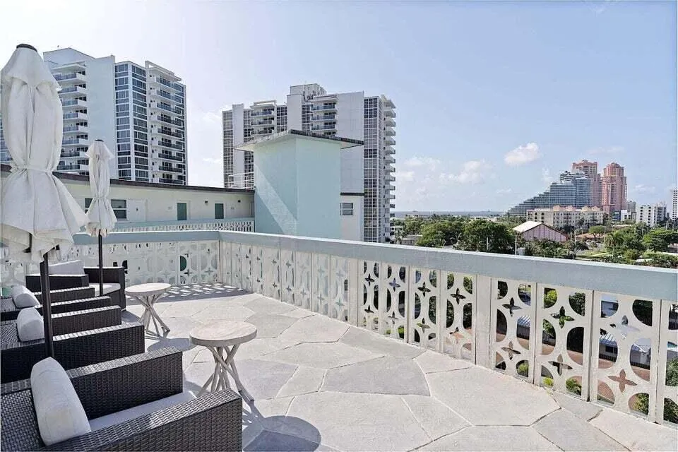 3250 NE 28th Street #Unit 302 Fort Lauderdale, FL 33308