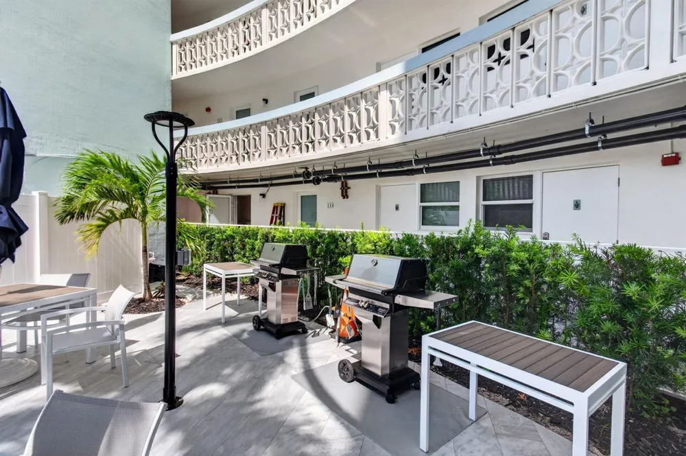3250 NE 28th Street #Unit 302 Fort Lauderdale, FL 33308