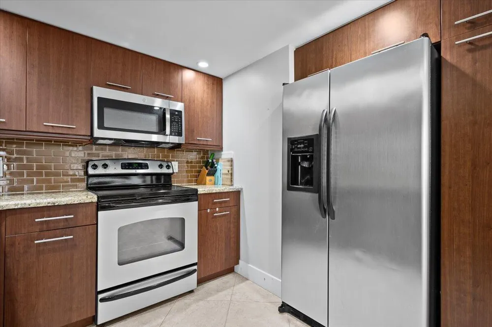 2800 Ocean Drive #A-18c Riviera Beach, FL 33404