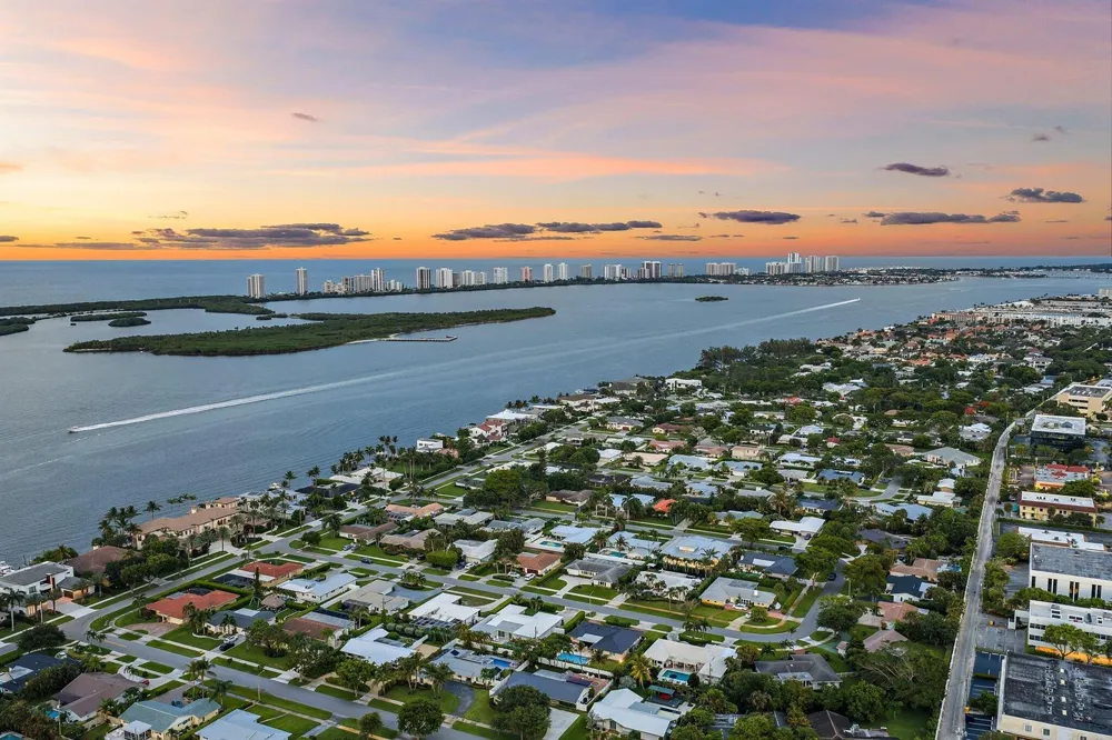 131 Dory Road S North Palm Beach, FL 33408