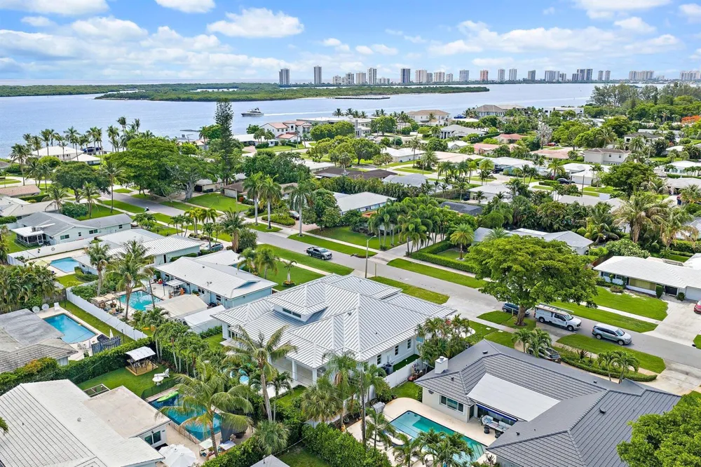 131 Dory Road S North Palm Beach, FL 33408