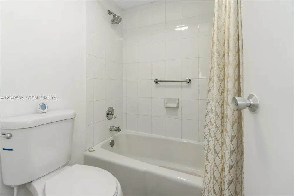 100 Lincoln Rd #306 Miami Beach, FL 33139