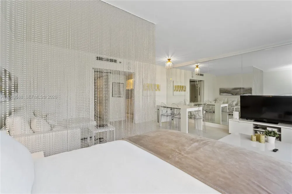 100 Lincoln Rd #306 Miami Beach, FL 33139