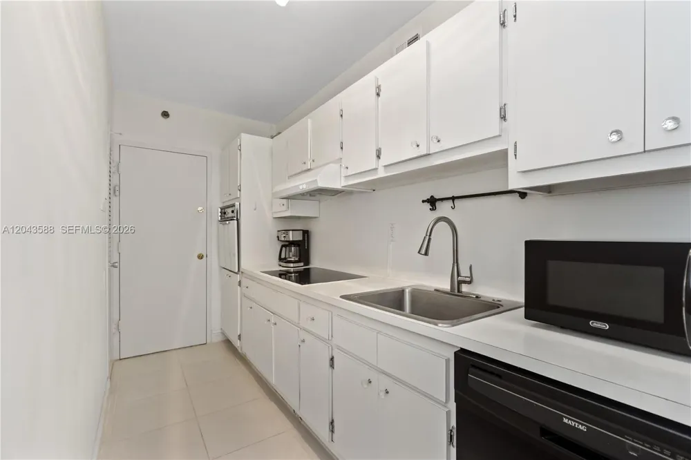 100 Lincoln Rd #306 Miami Beach, FL 33139