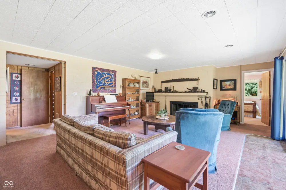 6191 Lookout Road Brookville, IN 47012
