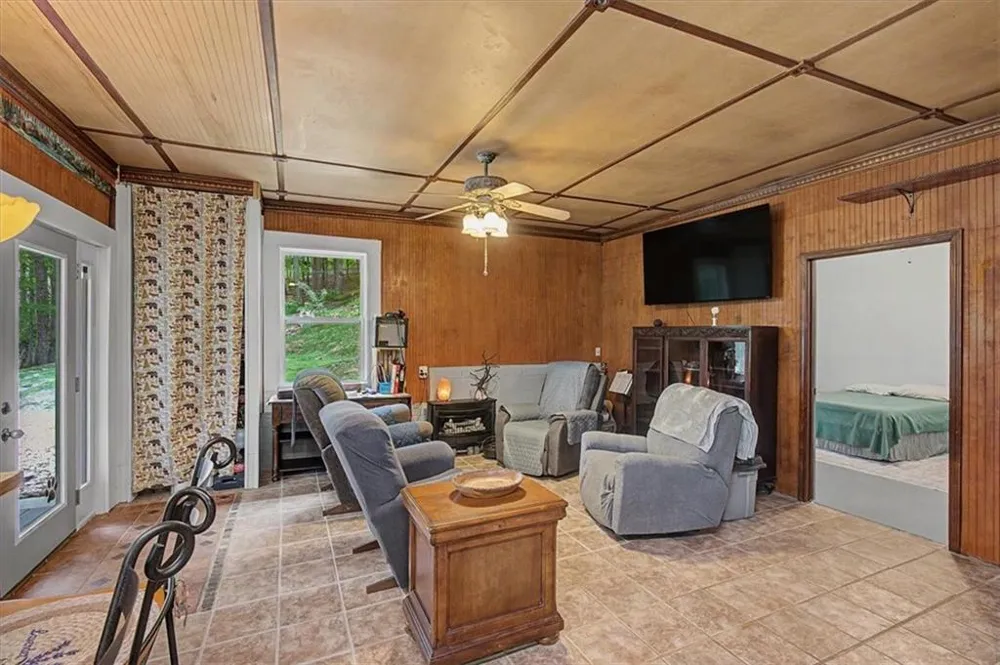 1002 Raccoon Ridge NE Ranger, GA 30734