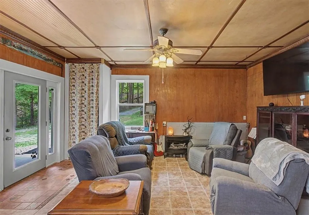 1002 Raccoon Ridge NE Ranger, GA 30734