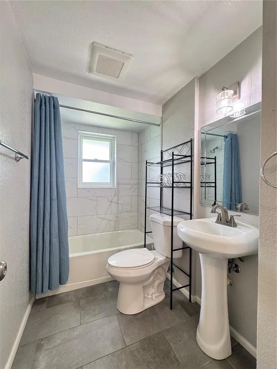 3410 BAY STREET Sarasota, FL 34237