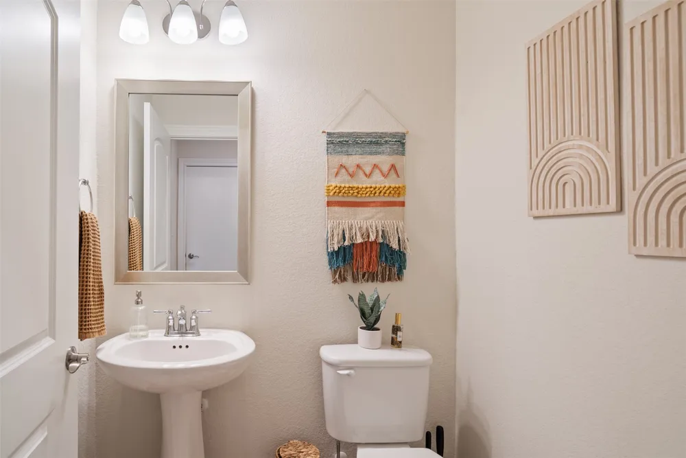 293 Barnhill Loop Dripping Springs, TX 78620