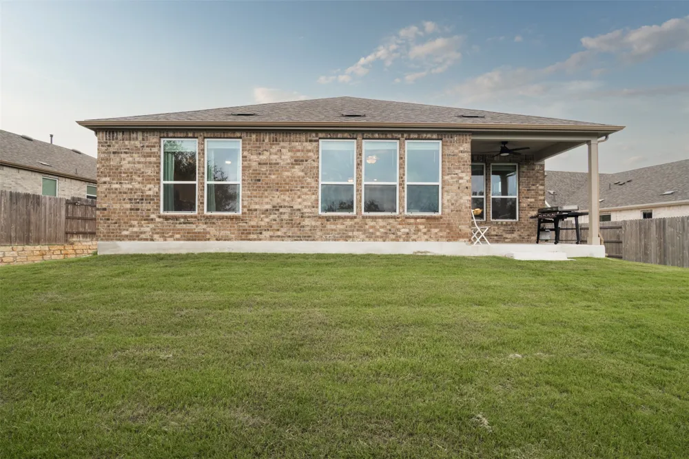 293 Barnhill Loop Dripping Springs, TX 78620