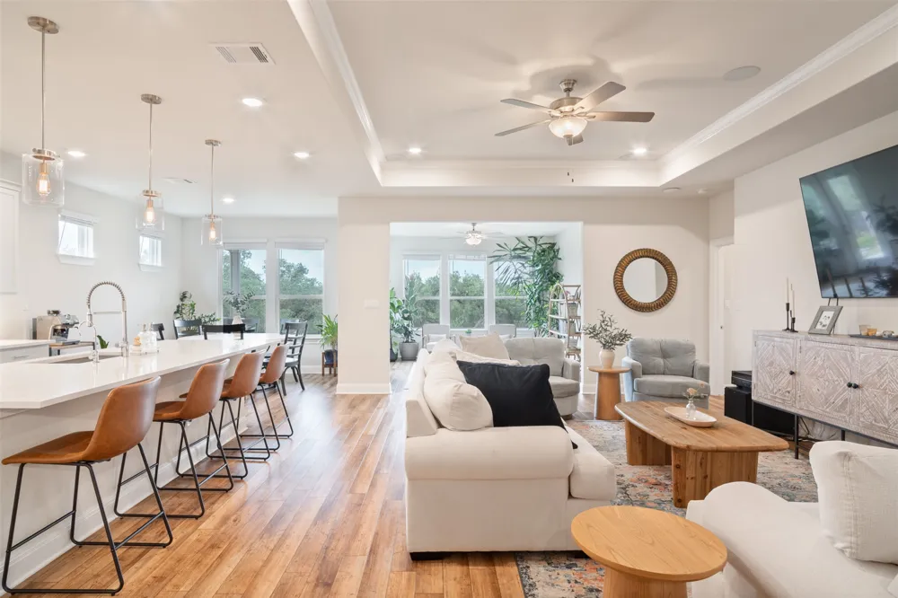 293 Barnhill Loop Dripping Springs, TX 78620