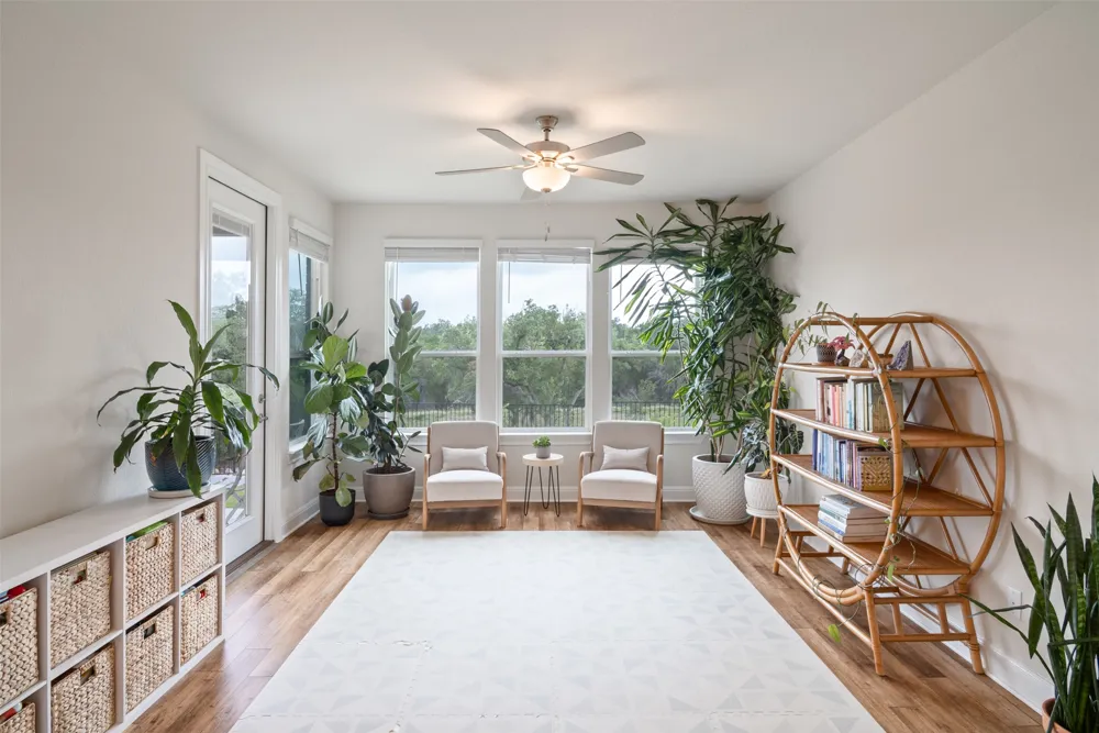 293 Barnhill Loop Dripping Springs, TX 78620