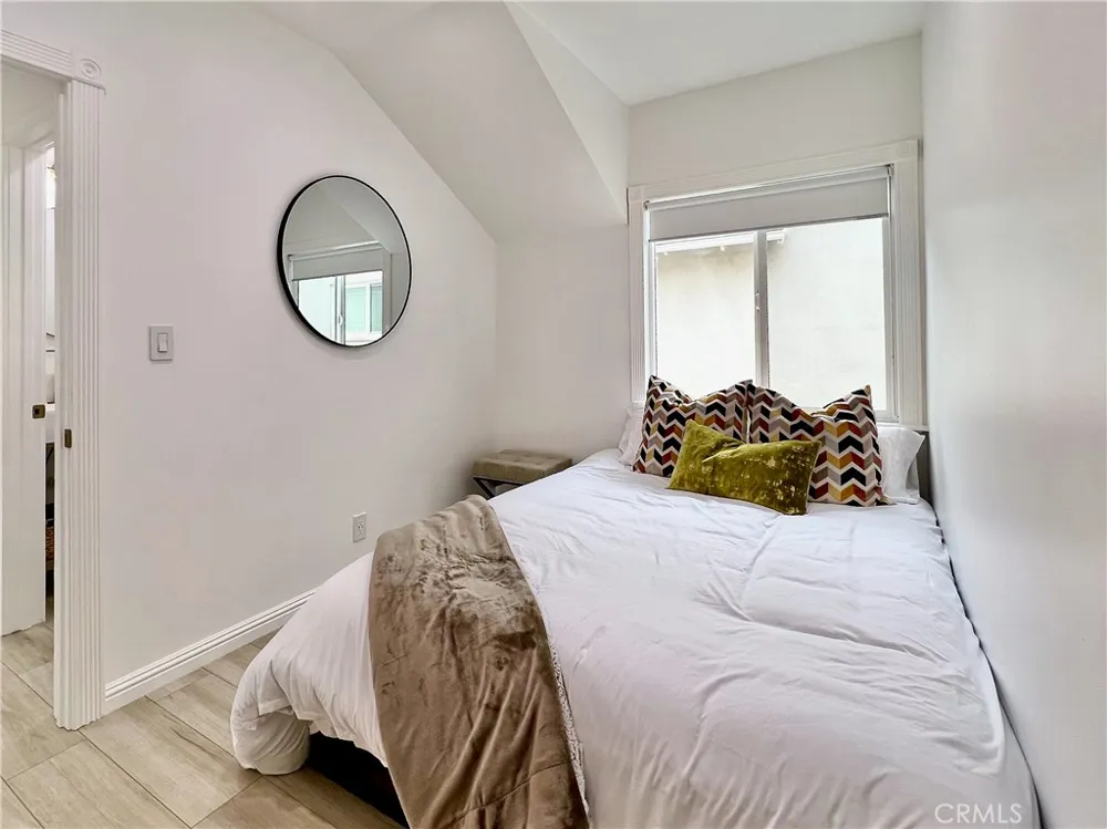 24033 1/2 Welby Way West Hills, CA 91307