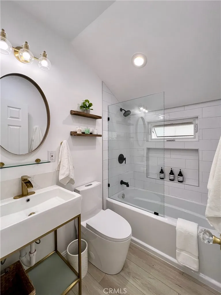 24033 1/2 Welby Way West Hills, CA 91307