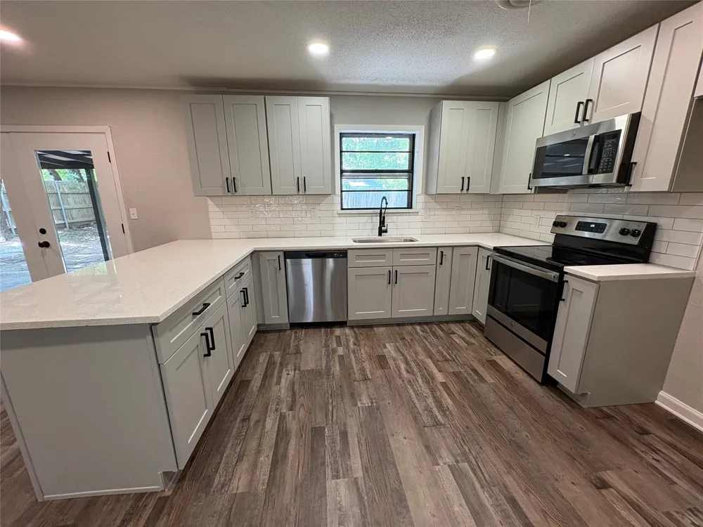 607 S Broad Street St Jo, TX 76265