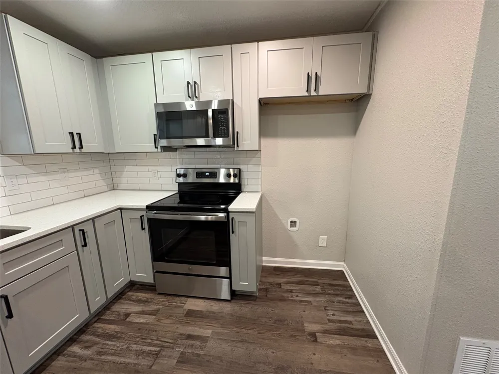 607 S Broad Street St Jo, TX 76265