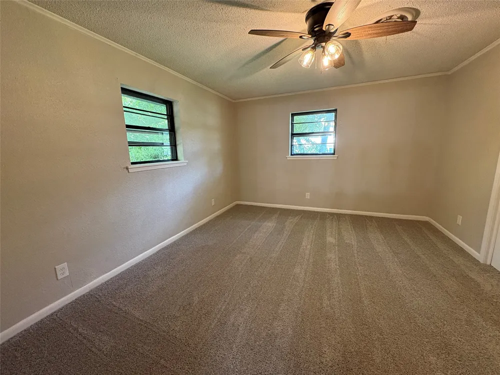 607 S Broad Street St Jo, TX 76265