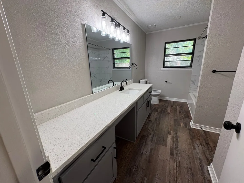 607 S Broad Street St Jo, TX 76265