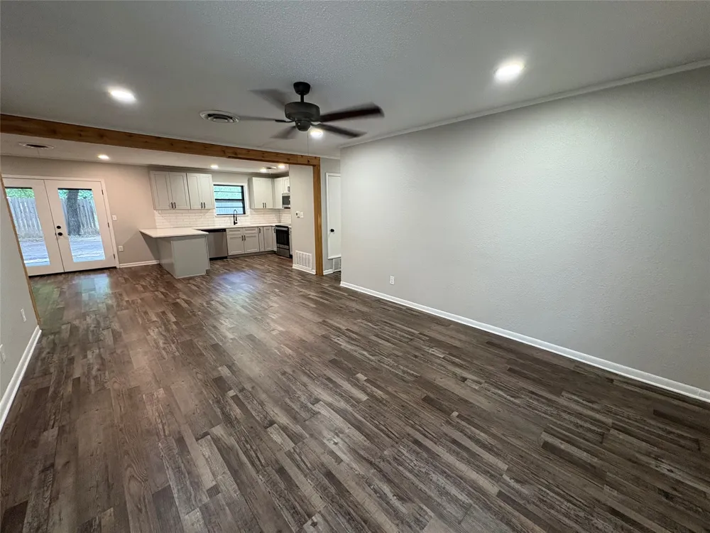607 S Broad Street St Jo, TX 76265