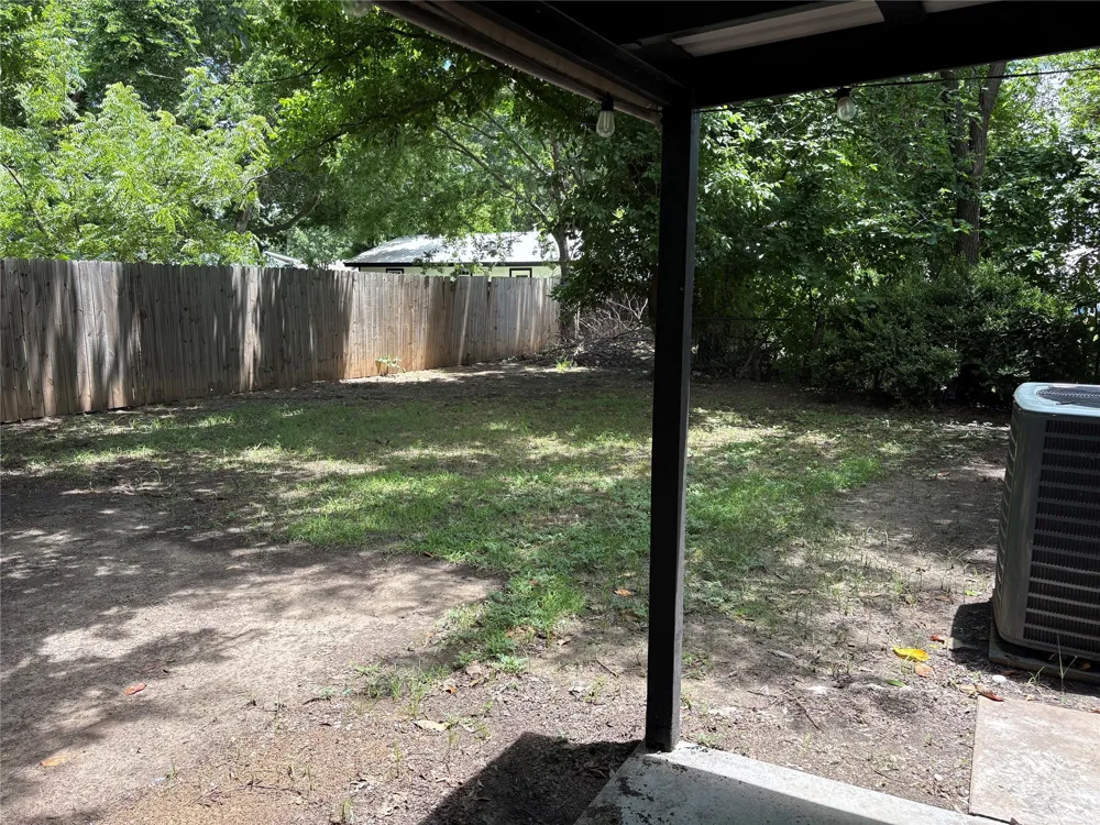 607 S Broad Street St Jo, TX 76265