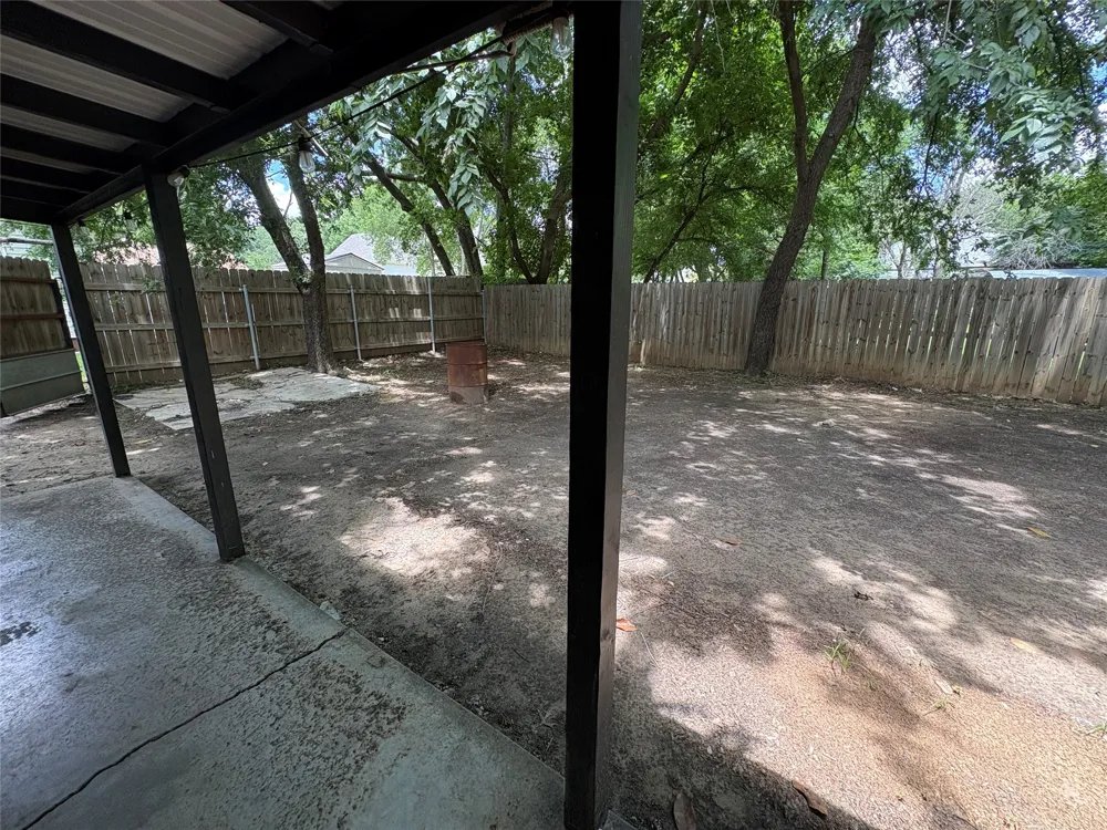 607 S Broad Street St Jo, TX 76265