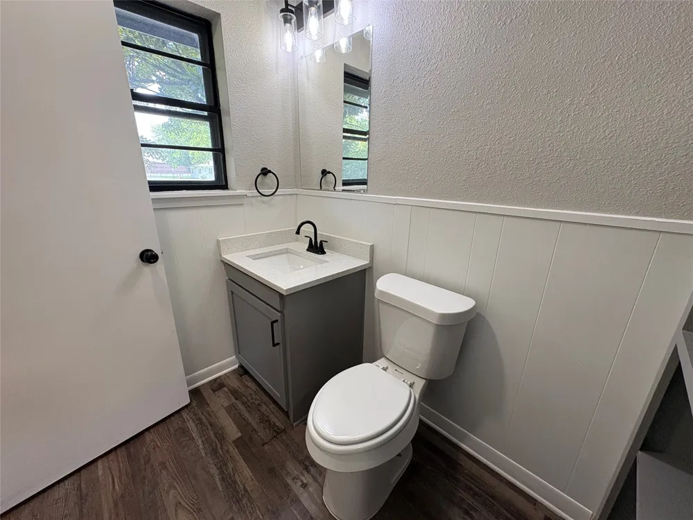 607 S Broad Street St Jo, TX 76265