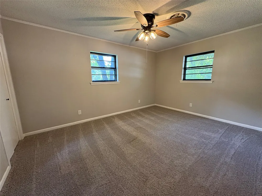 607 S Broad Street St Jo, TX 76265