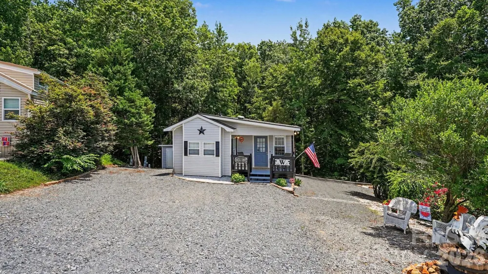 113 Lake View Drive New London, NC 28127
