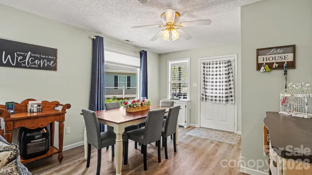 113 Lake View Drive New London, NC 28127