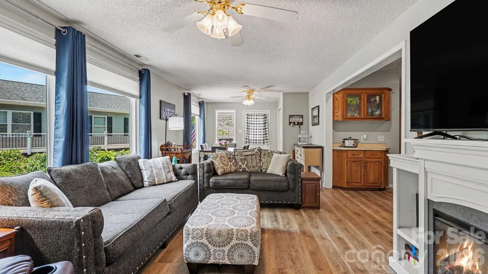 113 Lake View Drive New London, NC 28127