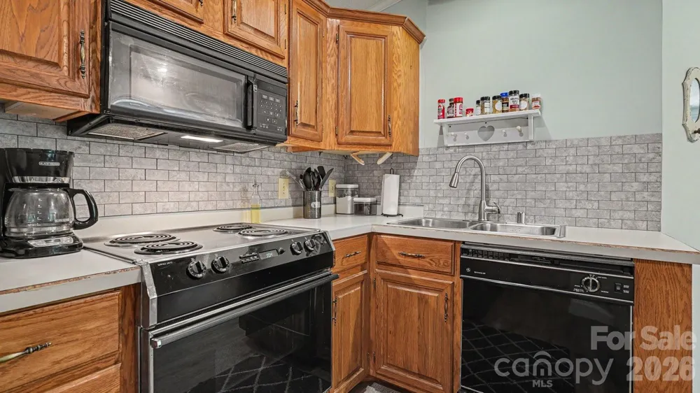 113 Lake View Drive New London, NC 28127